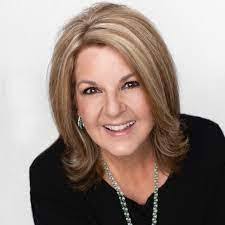 Lora Holley's Instagram, Twitter & Facebook