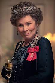 La reine elizabeth ii a détesté cet épisode de the crown. The Crown To End After Season Five With Harry And Meghan S Recent Scandals Escaping Dramatisation Daily Mail Online
