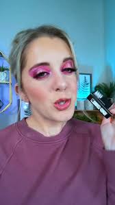 As someone with large pores and oily skin-so far the new @hudabeauty easy  baked pressed powder works beautifully! I wore it after 12 hours and it  still holding