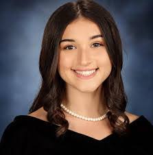 Madeline Branch's Instagram, Twitter & Facebook