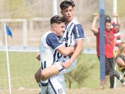 Han spiller hovedsageligt som angriber for colo colo i primera division. Fichajes Colo Colo Favio Cabral Insiste En Llegar Al Cacique Para El Campeonato Nacional 2021 Futbol Chileno
