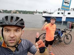 Wzdłuż wybrzeża na rowerach. Goleniowianie przejechali ze Świnoujścia do  Helu