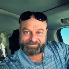 In my view, the only way to see a film remains the way the film maker  intended: inside a large movie theatre with great sound and pristine  picture ~ Ridley Scott. This