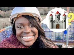 Amanda Leeds's Instagram, Twitter & Facebook