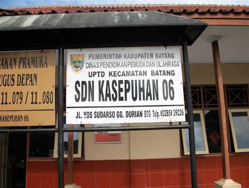 SALAM SILATURAHMI DARI KELURAHAN KASEPUHAN OLEH MAHASISWA KKN TIM II UNDIP