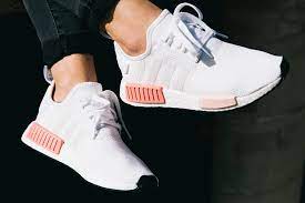 2020 adidas nmd_r1 weiß rose gold fw6434. Adidas Nmd R1 Sneaker Weiss Rosa Defshop Magazin