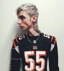 In the youtube the andy show tv, he talked about his experience in dying his hair and stated that unless he was going for a professional meeting, he often opted to dye his hair himself. Rockin The Blonde Hair Andy Biersack Andy Black Black Veil Brides Andy Bvb Andy Black