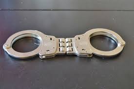Smith & wesson model 300 hinged handcuff blued. The Best Police Handcuffs You Need By John Medium