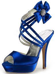Sono tante le idee a cui potersi ispirare, a seconda della tipologia di look che si ricerca e dell'outfit che si vuole riprodurre. Scarpe Da Sera Per Sposa Con Plateau In Seta E Raso Blu Royal Milanoo Com