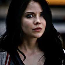 Anyone notice how crazy it it that April young and Jo laughlin look so  alike??? 🤔