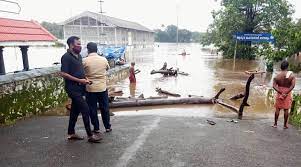 Over 10,000 people living on the banks of periyar river and its tributaries have been shifted to 78 camps opened in kerala's ernakulam district. A View Of Roads In Aluva Town Submerged Under Water Indiablooms First Portal On Digital News Management