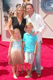 Bachelor alum kelley flanagan, who dated peter weber, talks host change up. Who Is Chris Harrison S Ex Wife Gwen And Does He Have Kids