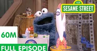 Cookie Monster Thinks The Moon Is A Cookie Sesame Street Full Episode Youtube Monster Cookies Elmo And Cookie Monster Elmo And Friends