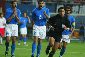Byron aldemar moreno ruales (born 23 november 1969) is an ecuadorian former football referee and convicted drug smuggler. From Bandit Referee To Drug Smuggler What Happened To Byron Moreno Goal Com