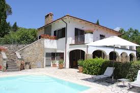 Diese elegante villa der renaissance ist von olivenhainen und weinbergen umgeben, und befindet sich auf den hügeln von florenz, mitten auf dem toskanischen land, wenige schritte von der alts. Villa Ferienvilla In Der Toskana In Loro Ciuffenna Toskana Italien Mieten Micazu