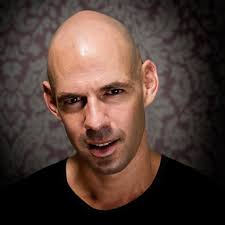 Emile Minnie — Eenling Is Die Mens Gebore: тексты песен, клипы и концерты