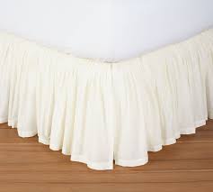 A ruffled skirt hung from under the mattress and extending to the floor around the sides. Daybed Dust Ruffle Bed Skirt Solid 650 Tc Cotton Split Corner Twin Twin Xl Full Bedding Apexlab Home Garden
