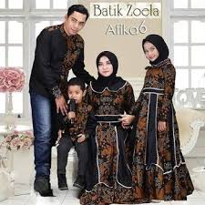 Dengan gaun polos panjang ini, kamu bisa tampil feminine sekaligus nyaman karena memiliki outer you can see yang bisa mempercantik dan meramaikan busana yang dikenakan. 25 Model Baju Batik Sarimbit Modern Terbaru Muda Co Id