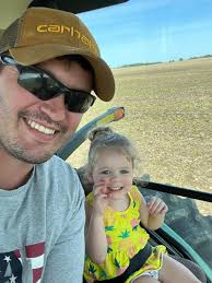 Navy veteran returns to the family farm in Sidney