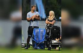 Tiger woods' ex while at the height of his career, golfer tiger woods was introduced to a 21 year old swedish woman named elin nordegren. Tiger Woods Ex Wife Elin Nordegren Gives Birth