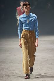 Pokaz Kollekcii Gucci Fall 2020 V Ramkah Muzhskoj Nedeli Mody V Milane Chitajte Na Pre Party Com Ua Лучшие подборки от бренда gucci для мужчин на нашем сайте специально для представителей сильного пола, идущих в ногу с современной. pokaz kollekcii gucci fall 2020 v