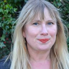 MEET OUR CREATIVE WRITING CHALLENGE FACILITATOR : EVE LI Originally, from  London, @eveli6276 lives in the Donegal Gaeltacht. Eve is an experienced  creative arts practitioner and creative arts facilitator. In 2021, her