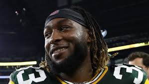 Aaron jones's fantasy value is measured by his average draft position (adp) in fantasy football mock drafts. El Paso S Aaron Jones Returns Has Immediate Impact As Packers Top 49ers 34 17 Kvia