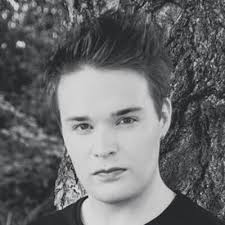 Chris Stacey (@performerchris)