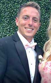 Roommates and new place near Manchester, St. Charles needed