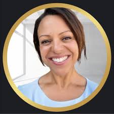 Anyone know someone that can do this “comic book” style of cake locally? It  does not need to be big just looking more for one with that style of icing  (the outline