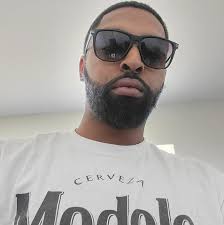 Is this a boy or girl bearded dragon?