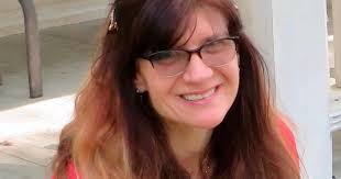 Emily Horowitz's Instagram, Twitter & Facebook