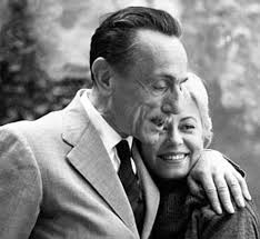 1 was an italian actor, playwright, screenwriter, author and poet, best known for his neapolitan works filumena marturano and napoli milionaria. Sto Cca La Poesia Di Eduardo De Filippo Per La Moglie Isabella International Web Post International Web Post