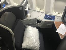 American airlines' business class passengers receive the following amenities during a longhaul flight: Review American Airlines 777 200 Business Class Dallas To Buenos Aires Travelupdate