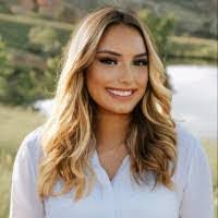 Alexis Lear's Instagram, Twitter & Facebook