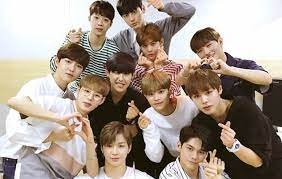 Wanna one debut dengan 11 member yaitu kang daniel, park jihoon, lee daehwi, kim jaehwan, ong seungwoo, park woojin, lai guanlin, . Profil Dan Biodata Member Wanna One Lengkap