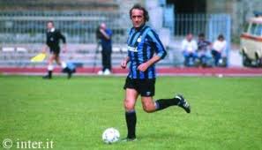 Mauro bellugi, ex difensore degli anni '70, dopo essere stato colpito dal covid ha subito l'amputazione delle gambe: Bellugi Mi Hanno Riempito Di Morfina Avevo Gia Chiamato San Patrignano Zanardi Eroe Negazionisti Come Si Fa Nazionali Calciomercato Com