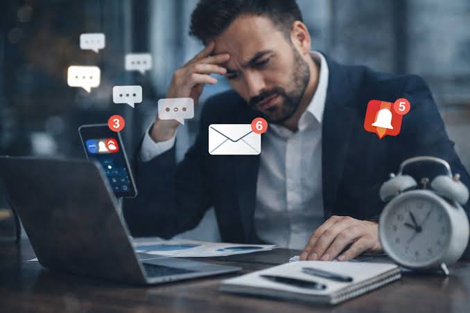 Cómo evitar distracciones mientras trabajas y mantener el foco