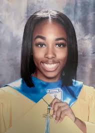 Meet 18 Chicago valedictorians who are 'beacons of hope' for the city