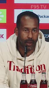 Zeigen, was für eine 𝗚𝗘𝗜𝗟𝗘 𝗠𝗔𝗡𝗡𝗦𝗖𝗛𝗔𝗙𝗧 wir haben! ❤️🙏,  __________, Die gesamte Pressekonferenz mit Daniel Thioune vor #BOCF95  gibt's bei #F95TV auf YouTube. 🎙️📽️