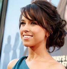 30 Amazing Hairstyles For Big Foreheads Tip To Hide Large Forehead Hair Styles Middle Hair Wedding Hair Side