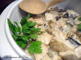 Tagliare la carne a bocconcini di 3 cm di lato. Bocconcini Di Pollo Cremosi Ai Funghi Mushrooms Chicken Rita S Kitchen