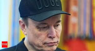 Musk vs Trump: Steve Bannon raises suspicion about Elon's 'black eye', says  it will come up in 'one of the drug investigations'