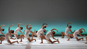 Oh ma douce souffrance pourquoi s'acharner tu r'commences je ne suis qu'un être sans importance sans lui je suis un peu paro je déambule seule dans le métro le dernière danse pour oublier ma peine immense je veux m'enfuir que tout recommence oh ma douce souffrance. La Pastorale De Malandain A Chaillot Un Hommage A Beethoven Resmusicaresmusica