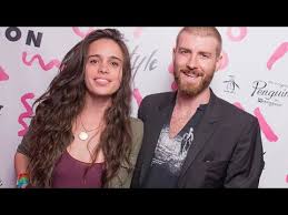 Chelsea tyler, liv tyler's little sister, shared a photo on tuesday from her wedding to jon foster chelsea and jon, 30, have a band called kaneholler and jon has also appeared in several movies. Chelsea Tyler Jon Foster Talk Kaneholler Ting Tings Steven Tyler Toofab Youtube