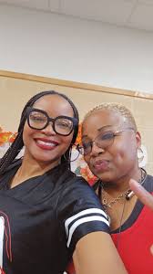 Some of the ladies from the Oak Park, IL subclub got together the Saturday  after Thanksgiving. We truly enjoyed our time together at lunch!🥰