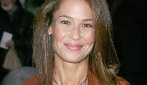 Julie Warner's Instagram, Twitter & Facebook