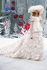 Produkte mit hoher qualität, niedriger preis und schneller versand zu weltweit. Das Hochzeitskleid Fruhjahr Sommer Haute Couture Show Chanel