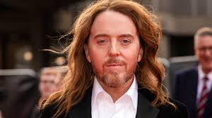 Tim Minchin pays tribute after announcing his mother's death