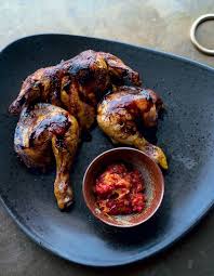 Poulet A La Sauce Au Chili De Yotam Ottolenghi Et Ramael Scully Chatelaine Recette Recette Volaille Yotam Ottolenghi